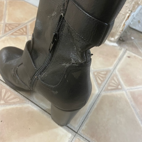 G by GUESS LEATHER ANKLE HEELED BOOTS - Picture 7 of 10